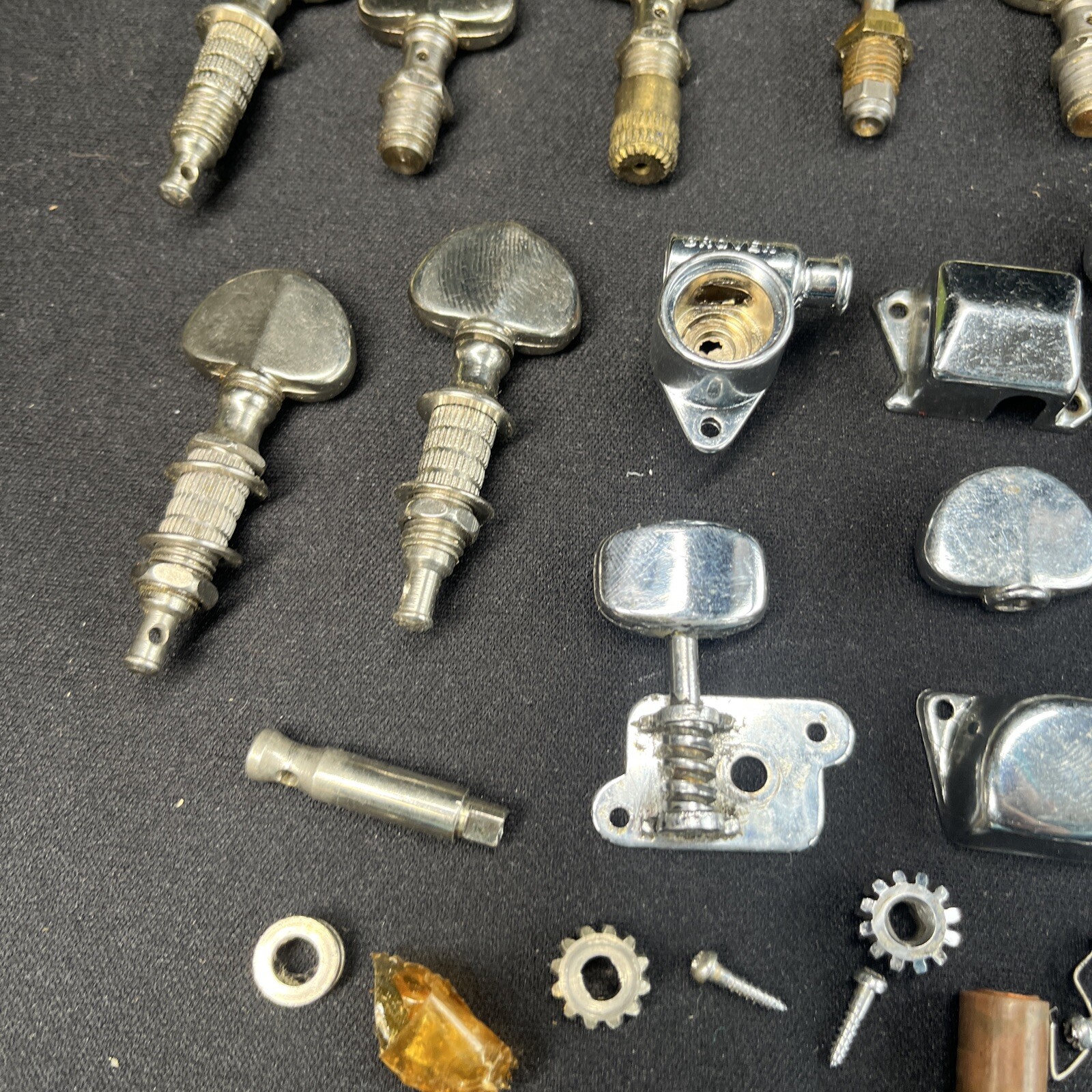 VINTAGE GUITAR PARTS LOT TUNING MACHINES KLUSON FENDER GIBSON KAY