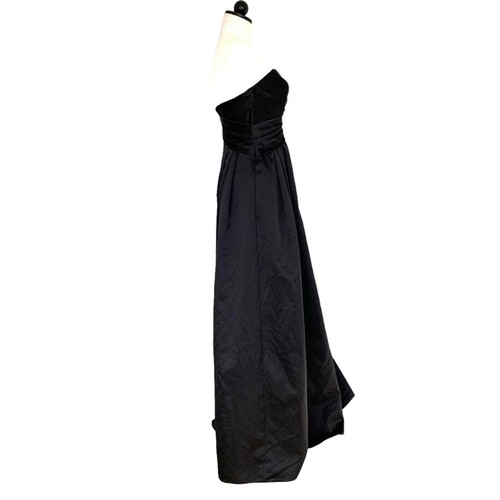 Abito da ballo David’s Bridal nero senza spalline raso plissettato corpetto nero taglia 6 - Foto 8 di 16