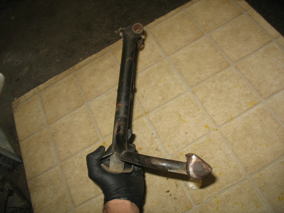 81 SUZUKI GS1000 GS 1000 CENTER MAIN STAND Foto 2 de 4