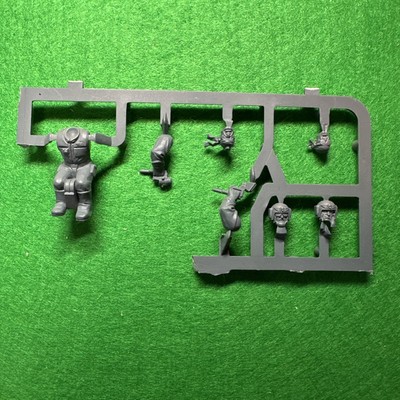 Warhammer 40k Imperial Guard Sentinel Crew Driver Bits Parts Games Workshop  