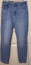 Good American Women  s Straight Jeans Blue Light Wash Denim 5-Pocket Button 15