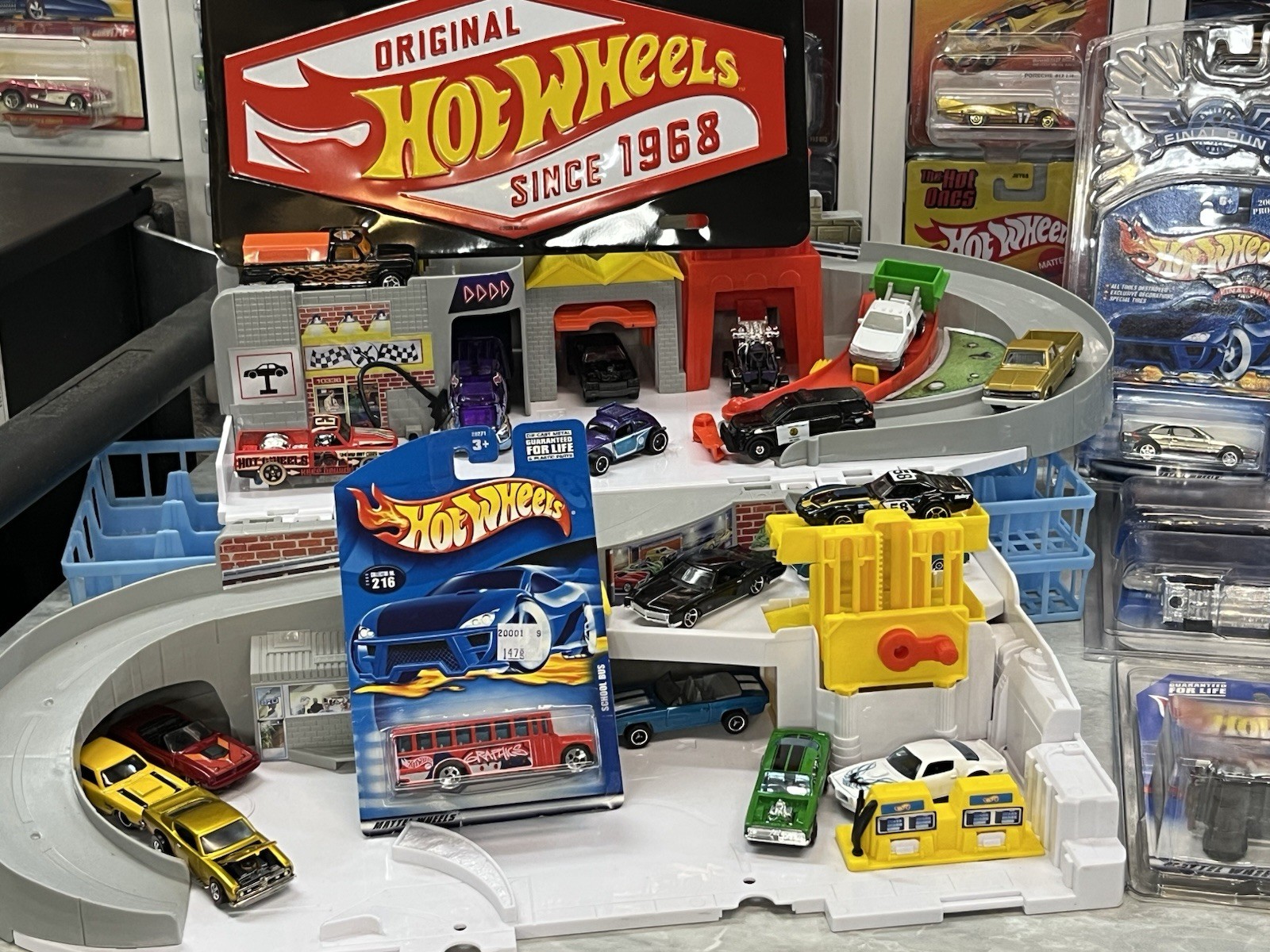 Hot Wheels 2000 School Bus Graphics Red Mainline Series Collector #216 Mattel