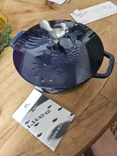New! Staub Cast Iron 24cm  3.75-qt Essential French Oven Rooster Lid Blue & Knob