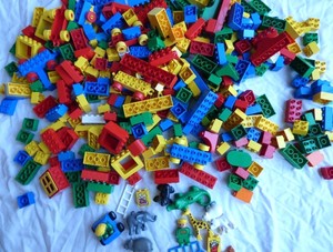 loose lego bricks