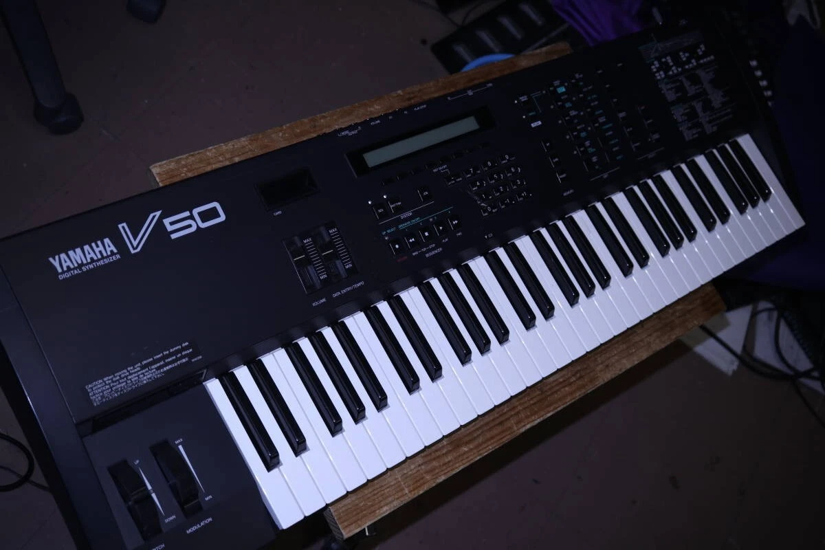 Yamaha V50 Used 61-Key Keyboard Synthesizer