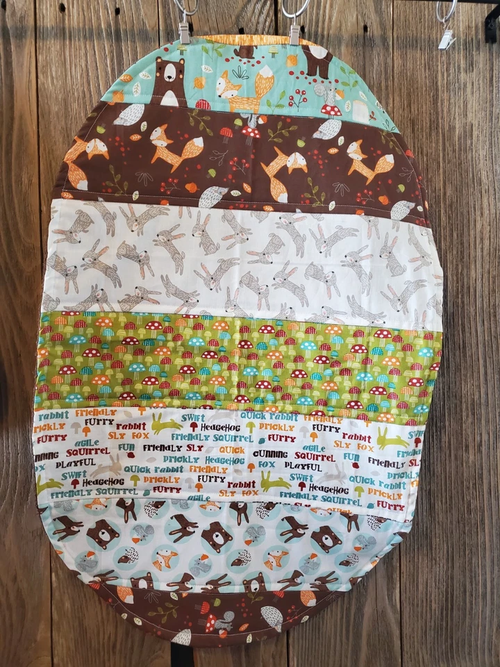 Cojín cambiador para bebé y tela eructa conjunto de viaje con bolsa de transporte animales del bosque Foto 2 de 4