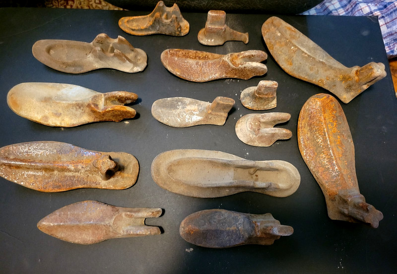 LOT of Antique Cast Iron Shoemakers Cobblers Tool Shoe Forms Various Size Mix