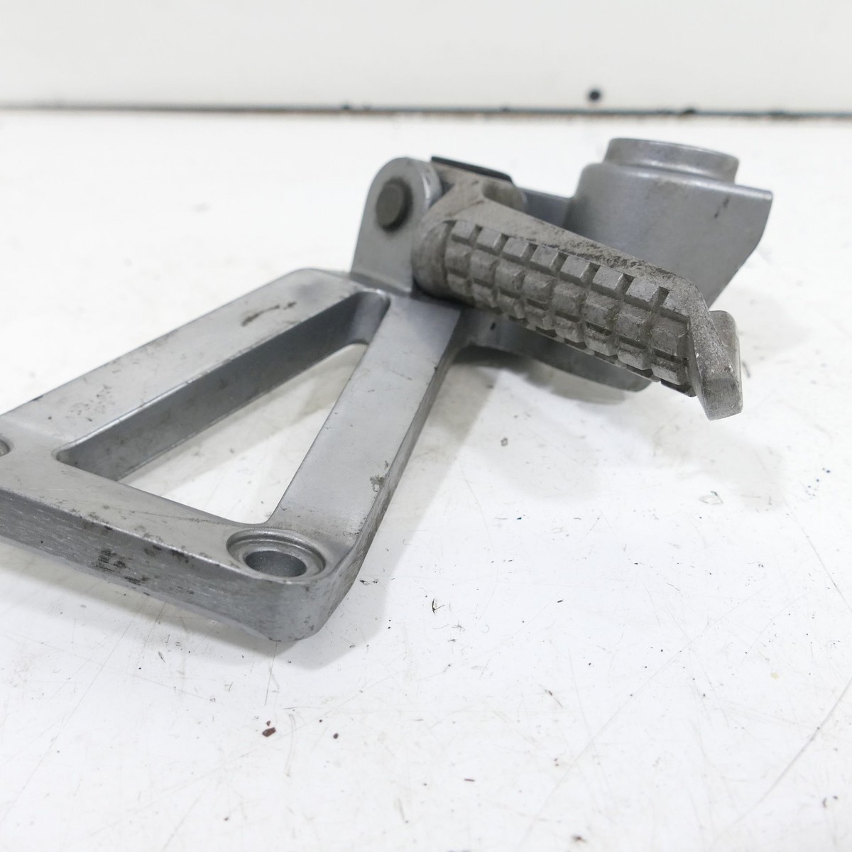 その他 feet II Kawasaki ZX-9R 900 B Fußrastenanlage rechts hinten