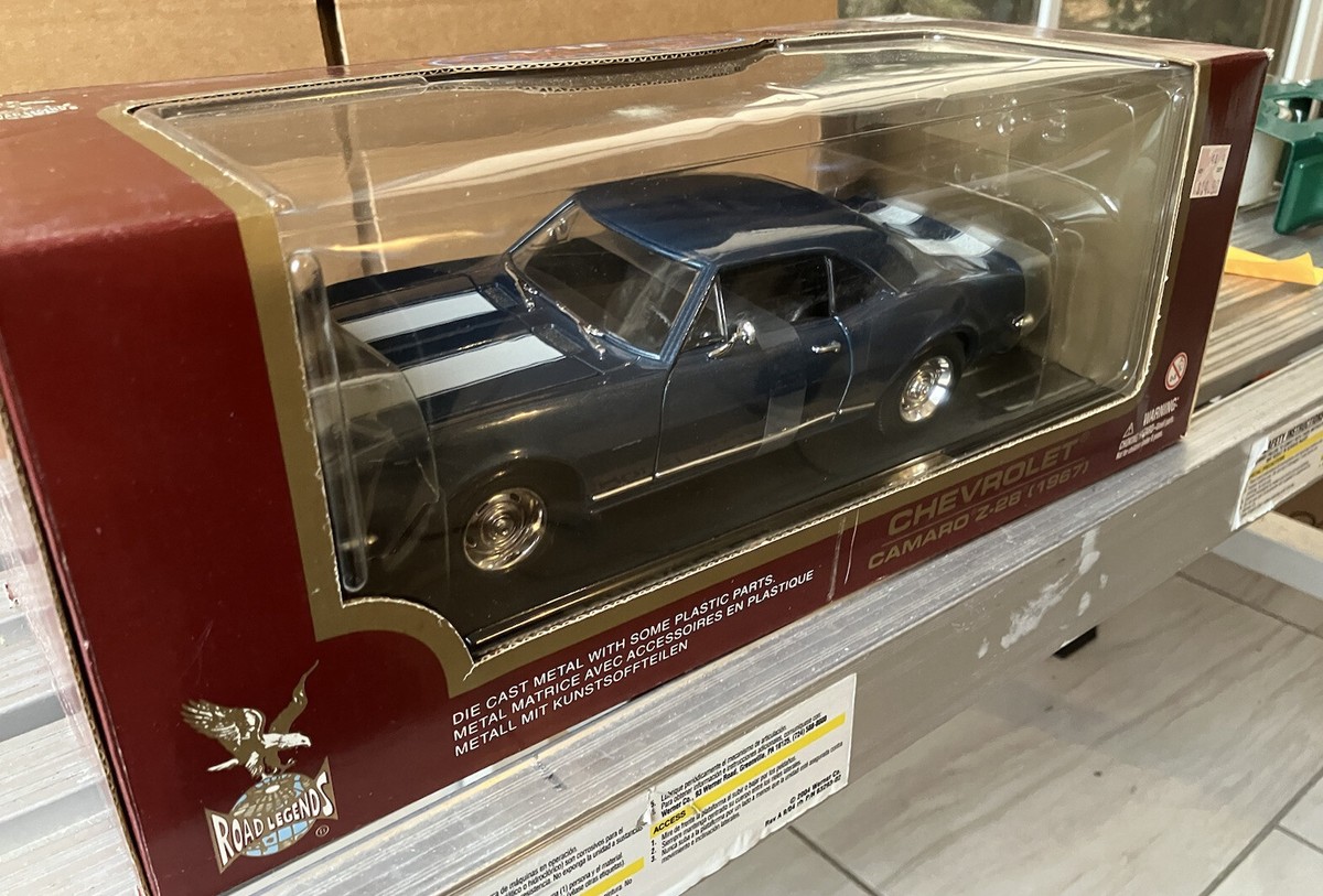 Road Legends Collection 1967 Chevrolet Camaro Z-28 1/18