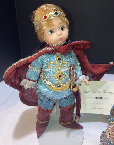 1995 Madame Alexander “CAMELOT PAIR” LANCELOT & GUINEVERE with Stands & Box - Picture 14 of 18