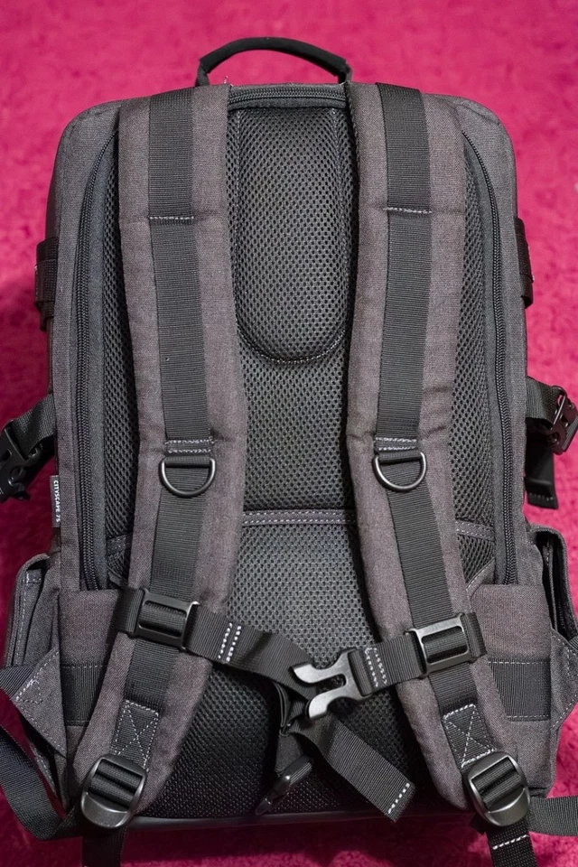 Mochila para cámara ProMaster Cityscape 75, excelente Estado. Foto 2 de 4