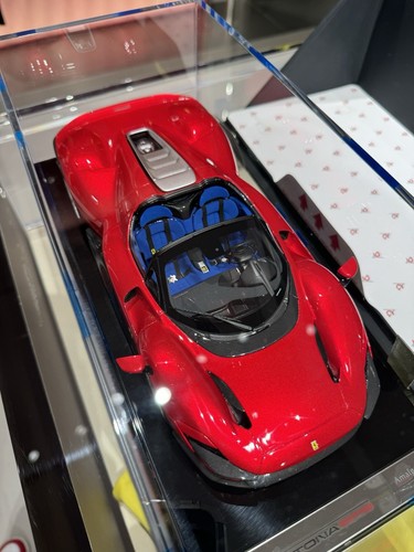 1/18 Amalgam Collection Ferrari Daytona SP3 in Magma Red - Picture 8 of 10