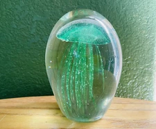 Green Glowing Jellyfish Paperweight DYNASTY GALLERY Handcrafted 4” Art Glass