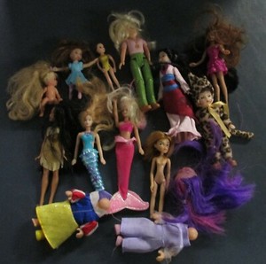LOT x 11 LOT small size dolls Mixed Used + extra parts, few accessories