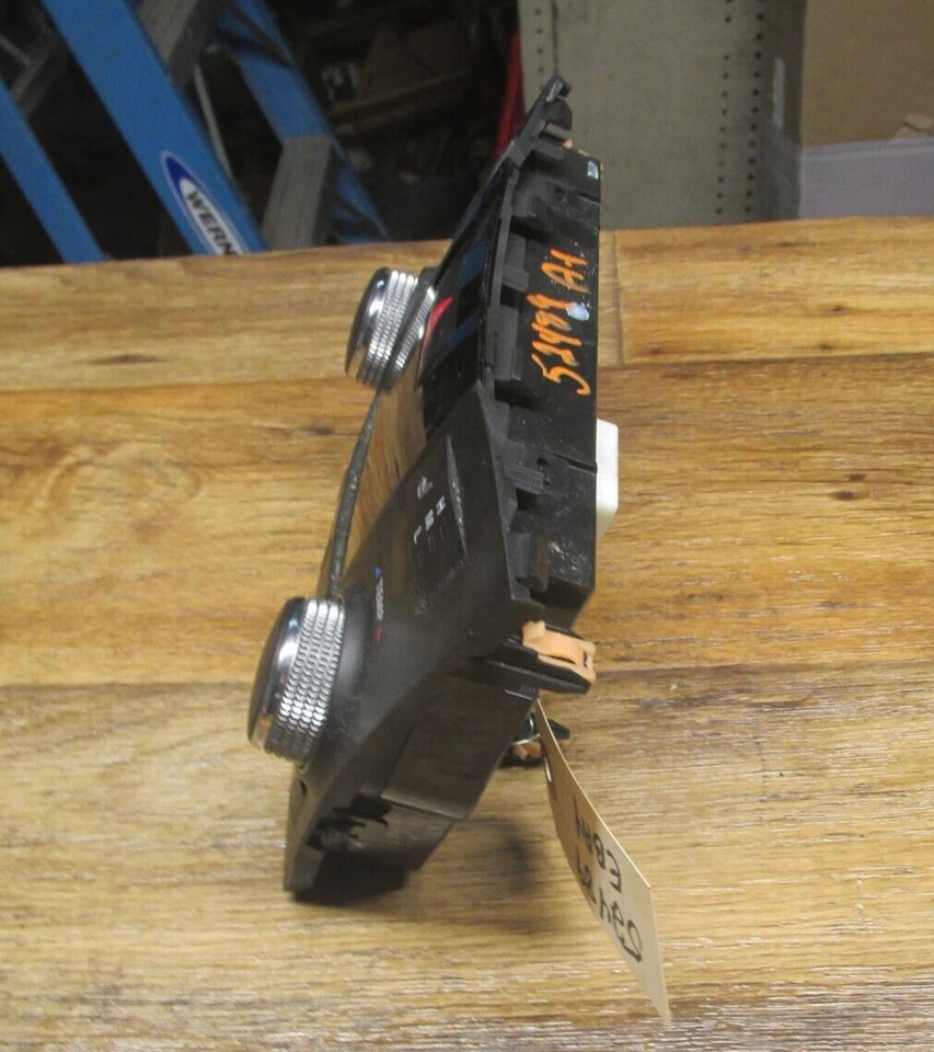 10-13 SUZUKI KIZASHI TEMPERATURE A/C AIR CONDITION HEATER CONTROL HEATED SEATS - Image 2 of 4