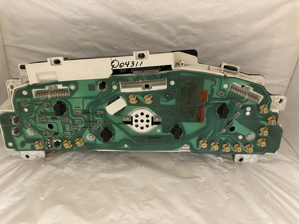 Cuadro de instrumentos velocímetro 03 Ford E150 E250 E350 E450 indicadores 239.689 millas Foto 2 de 3