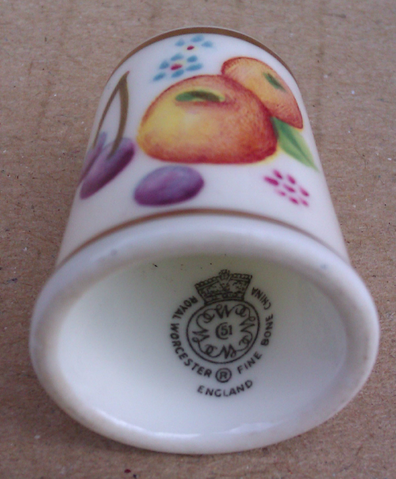 ROYAL WORCESTER SIGNED SELECTION OF FRUIT DESIGN THIMBLES. eBay