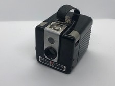 VINTAGE KODAK BROWNIE HAWKEYE BAKELITE FILM CAMERA