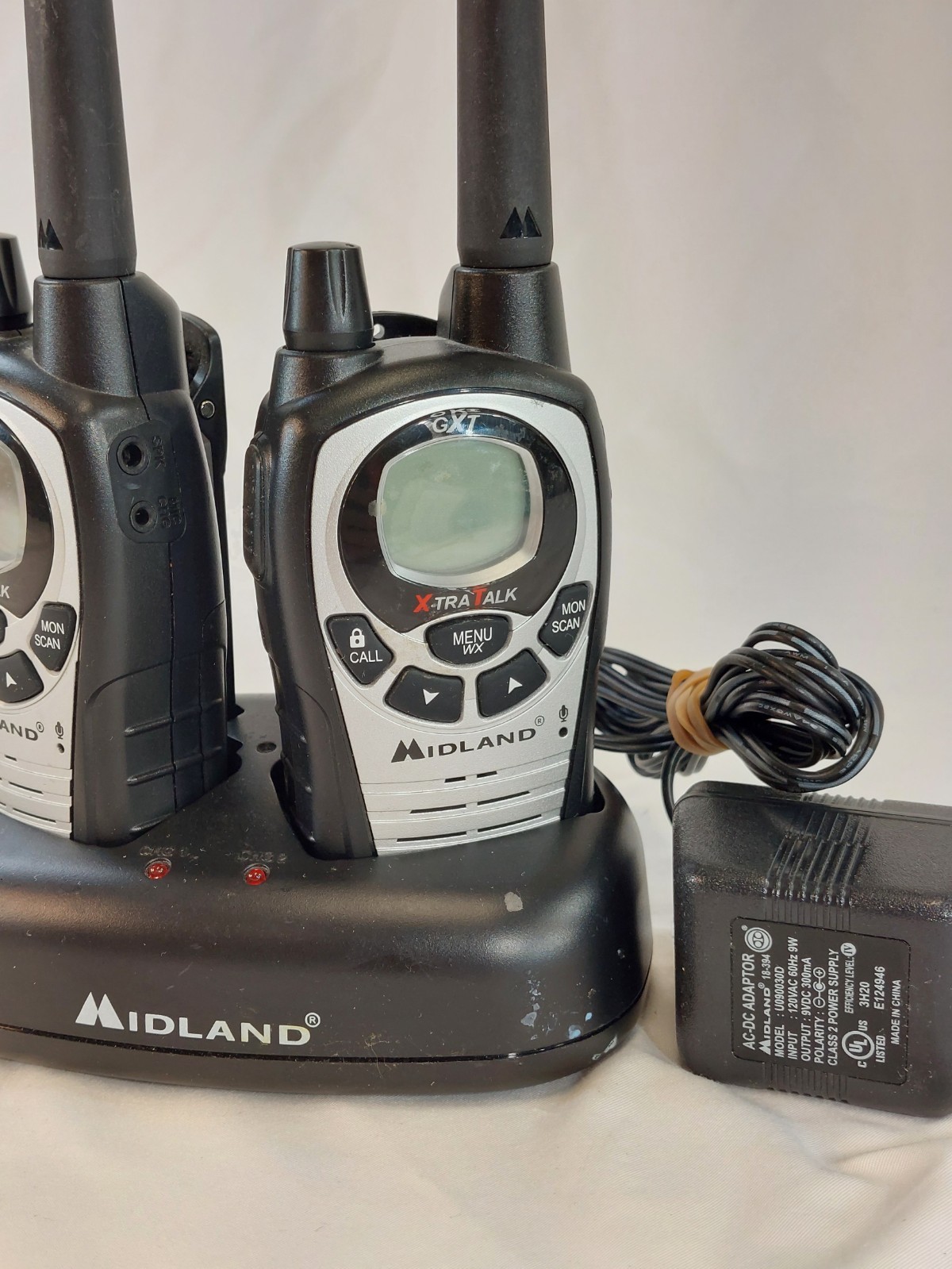 Midland GXT 760 X-Tra Talk 2-Way Radio Walkie Talkies w/Charger Base Tested