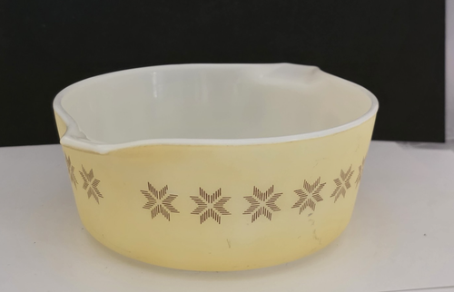Vintage Pyrex Yellow Town & Country 1.5 Pt Cinderella Casserole Dish #472 USA - Picture 2 of 12