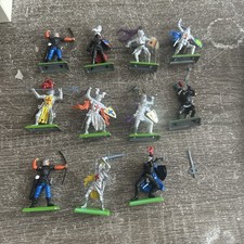 Vintage Lot Of 11 Britains Knights Soldiers Metal Figures Dated 1971 See Pics