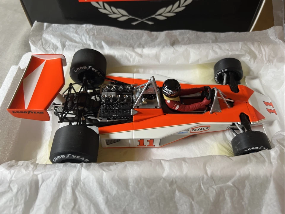 1:18 MINICHAMPS McLaren Ford M23 - James Hunt - World Champion 1976 BNIB - Image 4 of 4