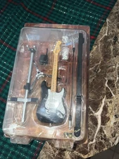 New- Fender Stratocaster  Guitar 1:6 Scale Dark Horse Deluxe SD Toys Series 1