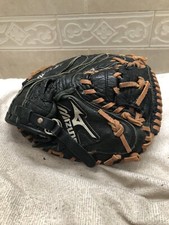 Mizuno GXC-105D2 30  Boys Fully Broken In Baseball Catchers Mitt Right Throw