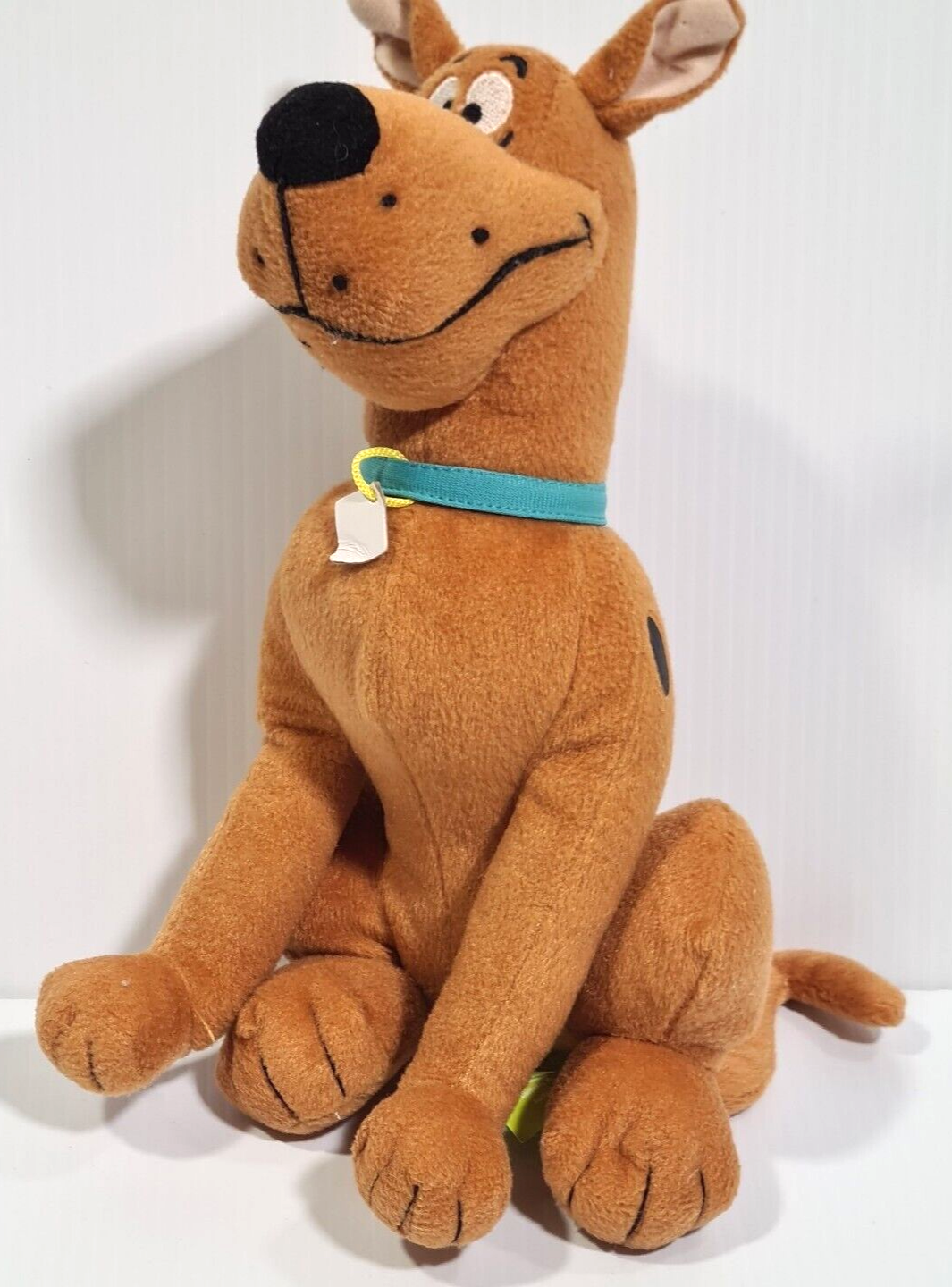 bulk ScoobyDoo plush lying down Mystery Van + talking walkietalkie