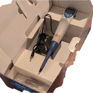 Biohit e300 Electronic Single-Channel Pipettor 10-300μl