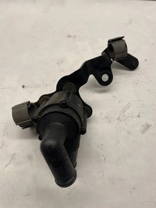 VW TRANSPORTER V T5 Minibus / passenger ZUSATZWASSERPUMPE 5N0965561 17901451