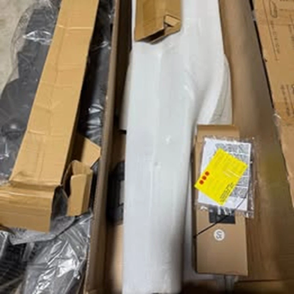 Paraguas voladizo de aluminio LED solar cuadrado de 2 niveles Seasons Sentry de 10' con base Foto 3 de 4