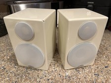 Par de altavoces de estantería Monitor Audio Radio 90, blanco brillante, revestimiento agrietado