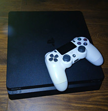Sony PlayStation 4 Slim Heimkonsole (PS4) schwarz inkl. DualShock 4 weiß