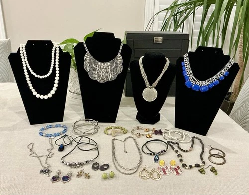 Vintage Costume Jewelry Lot of 23 pcs Necklaces Earrings Bracelets No Reserve #6