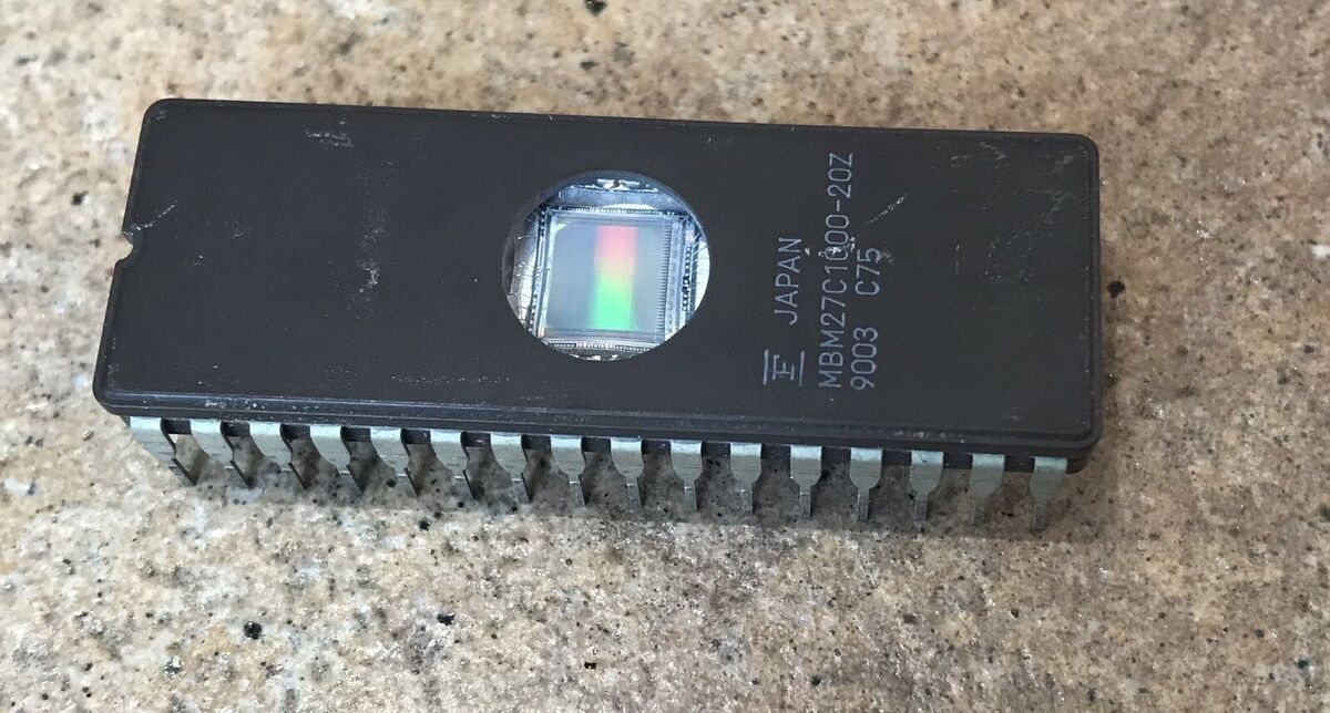 Original Fujitsu MBM27C1000A-20Z 27C1000 1MBIT UV EPROM Original Fujitsu MBM27C1000A-20Z 27C1000 1MBIT UV EPROM