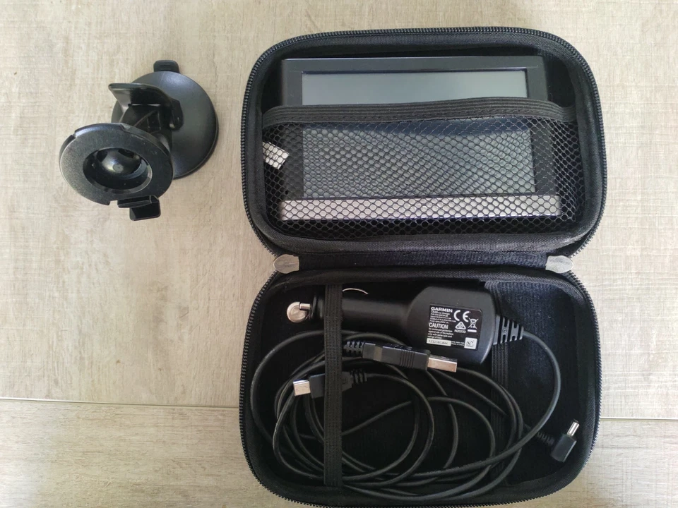 GPS Garmin 2557LMT Mapas Europa gratis+ funda protectora - Immagine 2 di 4