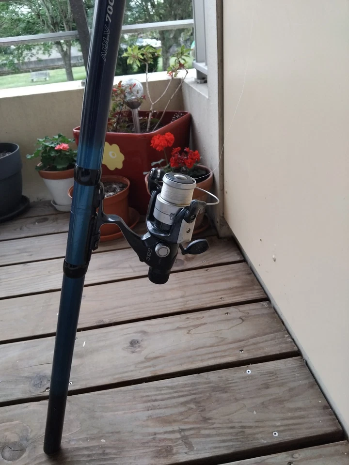 Vends ensemble canne et moulinet pour peche a la bolognaise - Photo 2/2