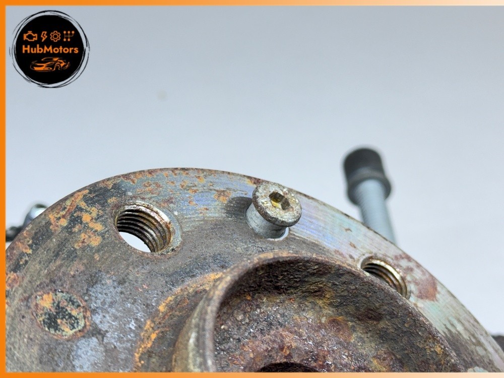 14-2 Maserati Quattroporte Front Right Passenger Side Spindle Knuckle Hub Oem