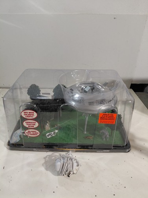 #ad NIB Menards 279 4439 O Gauge Model Railroad Martian Cow Abduction UFO Set $100.00