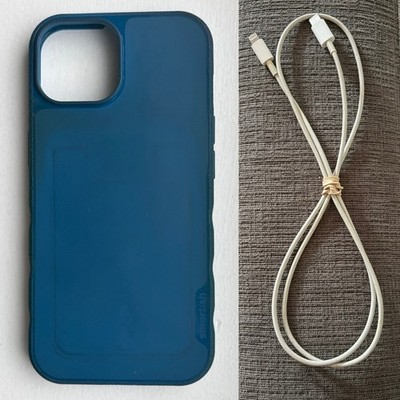 Smartish Gripmunk iPhone 13 Case Teal & USB to lightning iPhone 13 Cable