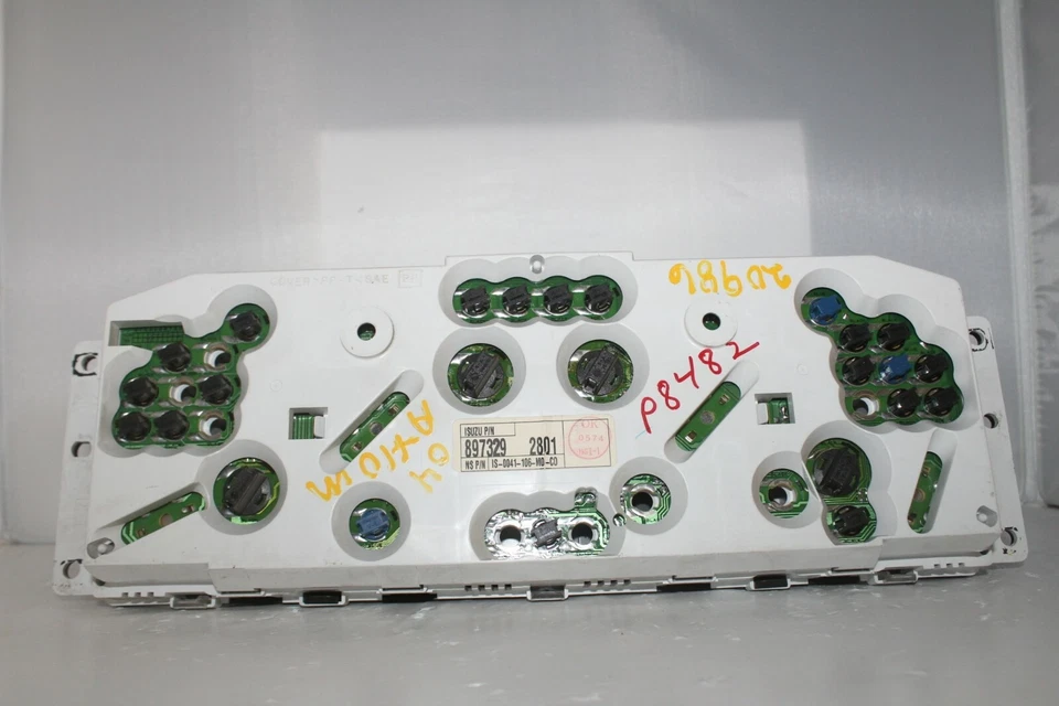 Cuadro de instrumentos velocímetro panel medidores 04 Isuzu Axiom 65.126 millas Foto 4 de 4