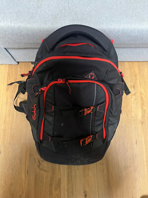 Satch Schulrucksack für Jungen ab Klasse 5, rot/schwarz geräumig und verstellbar