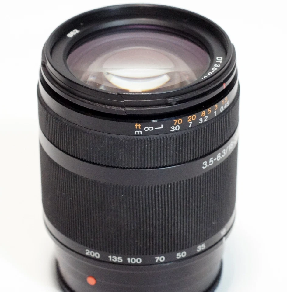 Sony 18-200mm F3.5-6.3 DT SAL18200 Lens Sony A-mount - Image 2 of 4