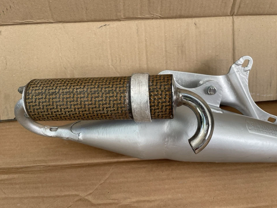 MARMITTA SCARICO COMPLETO GIANNELLI BASE MOTORE PIAGGIO ARIA E LIQUIDO - Immagine 2 di 4