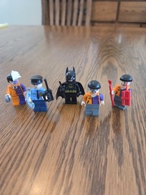 Lego - 6864 - Batmobile and the Two-Face Chase - 100% Complete w/minifigures