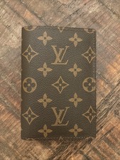 Vintage Louis Vuitton Passport Cover M60181. Excellent Condition with Box.