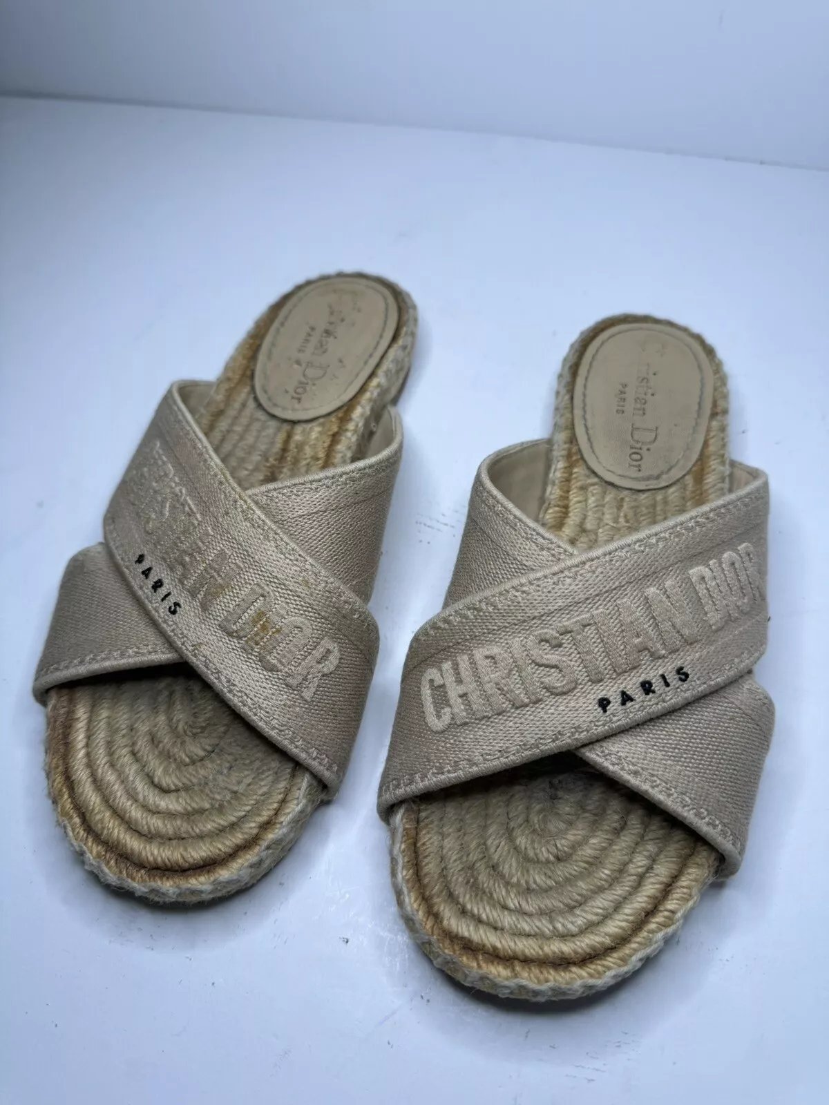 SANDALES CHRISTIAN DIOR GRANVILLE TAILLE 35,5 CRÈME BEIGE PLAT