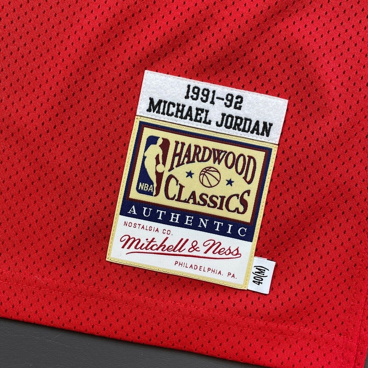 Mitchell & Ness Men's 1991 Chicago Bulls Michael Jordan #23 Hardwood Classics Authentic Jersey, XL, Red