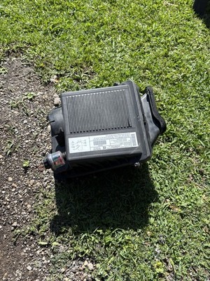 Air Box For 2002 Suburban  No Cracks No Leaks￼